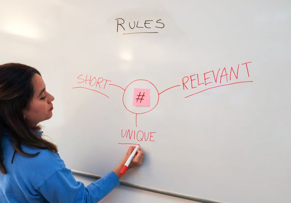 Teilnehmende beim Englisch-Training in einer Kursgruppe